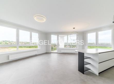 Pronájem bytu, 4+kk, 97 m²