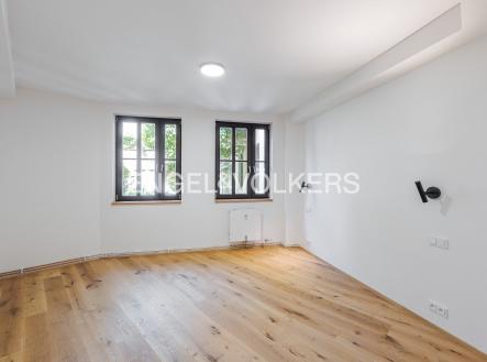 Pronájem bytu, 4+kk, 161 m²