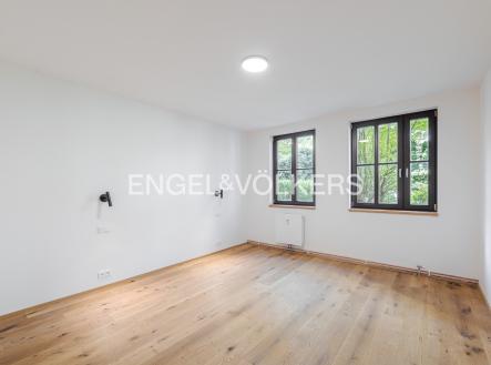 Pronájem bytu, 4+kk, 161 m²