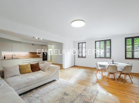 Pronájem bytu, 4+kk, 161 m²