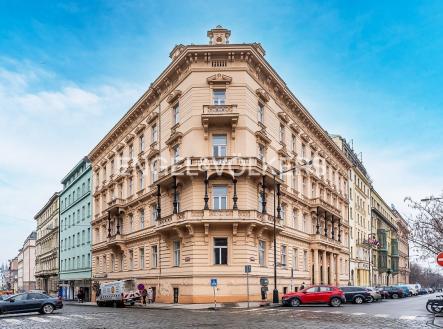 Pronájem kanceláře, 222 m²