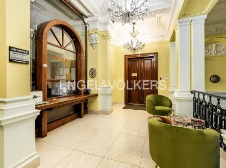 Pronájem kanceláře, 222 m²