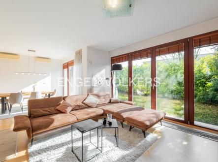 Pronájem domu/vily, 259 m² obrázek