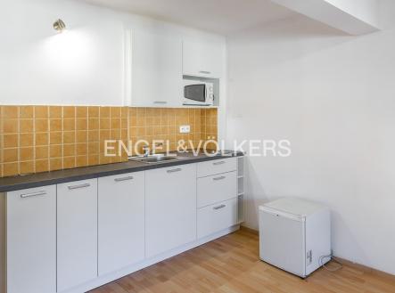 Pronájem bytu, 1+kk, 22 m²