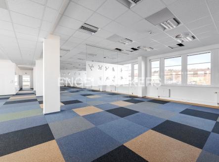 Pronájem kanceláře, 454 m²