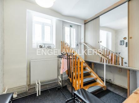 Pronájem obchodní prostor, 181 m²