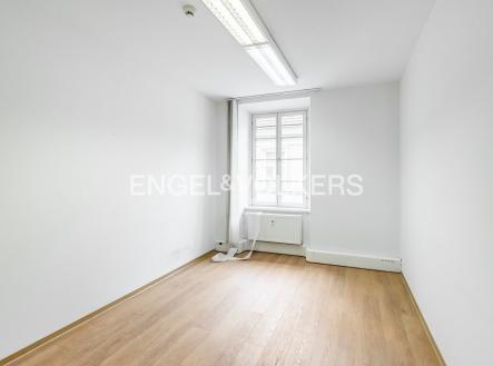 Pronájem kanceláře, 117 m²