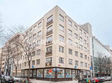 Pronájem kanceláře, 154 m²