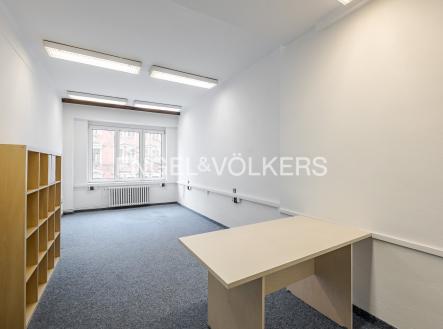 Pronájem kanceláře, 154 m²