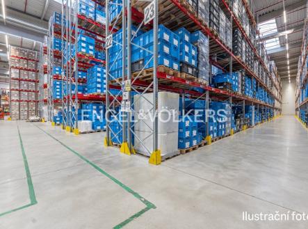 Pronájem komerčního objektu, sklad, 8 856 m²
