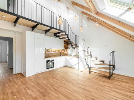 Pronájem bytu, 5+kk, 131 m²