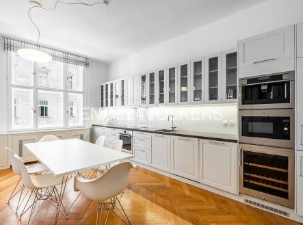 Pronájem bytu, 3+1, 142 m²