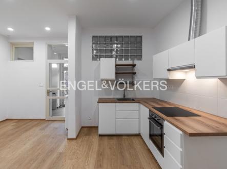 Pronájem bytu, 3+kk, 75 m²