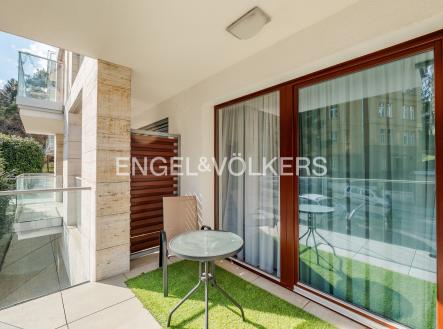 Pronájem bytu, 2+kk, 66 m²