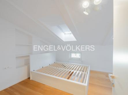 Pronájem bytu, 3+kk, 96 m²