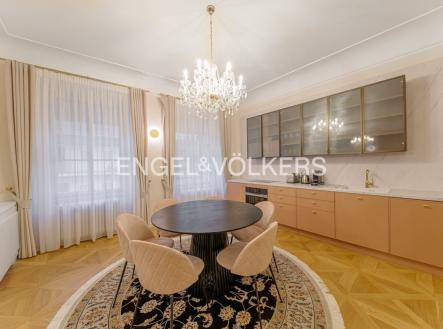 Pronájem bytu, 3+1, 124 m²