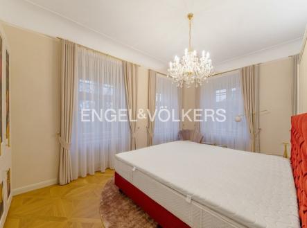 Pronájem bytu, 3+1, 124 m²