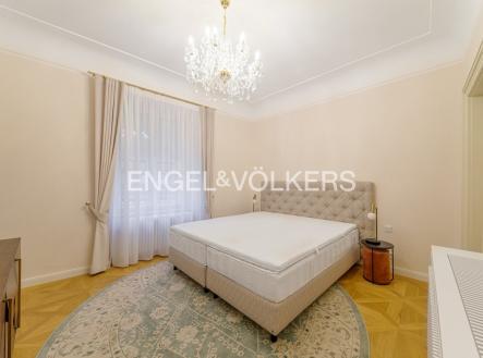 Pronájem bytu, 3+1, 124 m²