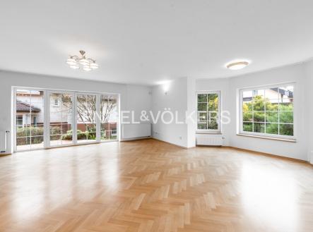 Pronájem domu/vily, 403 m²