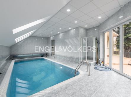 Pronájem domu/vily, 403 m²