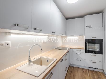 Pronájem bytu, 3+kk, 68 m²