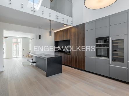 Pronájem bytu, 4+kk, 173 m²