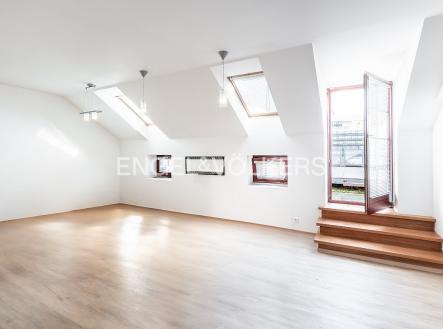 Pronájem bytu, 4+kk, 110 m²