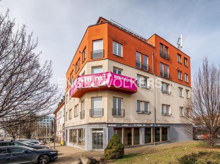 Pronájem obchodní prostory, 418 m²