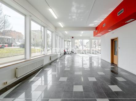 Pronájem obchodní prostory, 418 m²