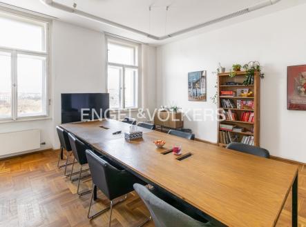 Pronájem kanceláře, 155 m²