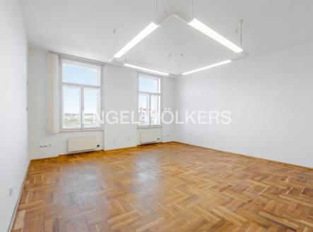 Pronájem kanceláře, 155 m²