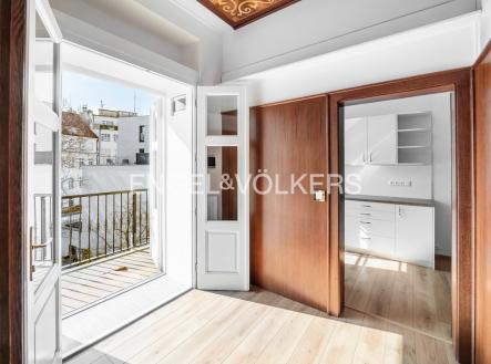 Pronájem bytu, 2+1, 88 m²