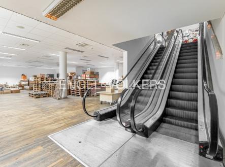 Pronájem obchodní prostory, 624 m²