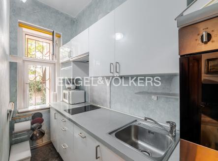 Pronájem domu/vily, 196 m²