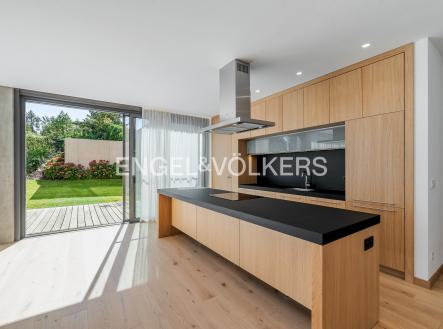 Pronájem bytu, 4+kk, 137 m²