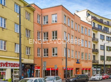 Pronájem obchodní prostory, 323 m²