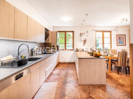 Pronájem domu/vily, 340 m²
