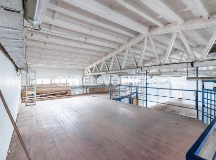 Pronájem komerčního objektu, sklad, 832 m²