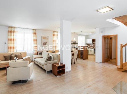 Pronájem bytu, 3+kk, 110 m²