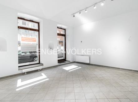Pronájem obchodní prostor, 93 m²