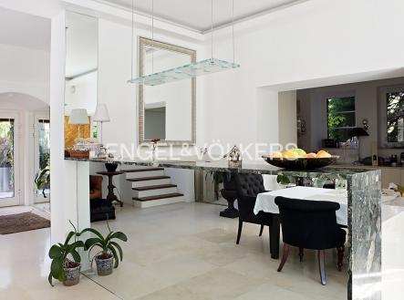 Pronájem domu/vily, 260 m²