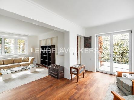Pronájem domu/vily, 260 m²