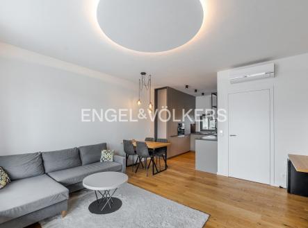 Pronájem bytu, 2+kk, 54 m²