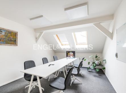 Pronájem kanceláře, 102 m²