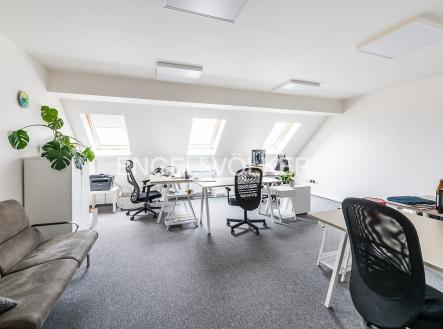 Pronájem kanceláře, 102 m²