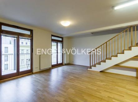 Pronájem bytu, 4+1, 147 m²