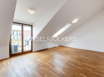 Pronájem bytu, 4+1, 147 m²