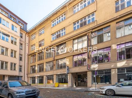 Pronájem kanceláře, 152 m²