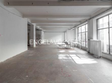 Pronájem kanceláře, 152 m²