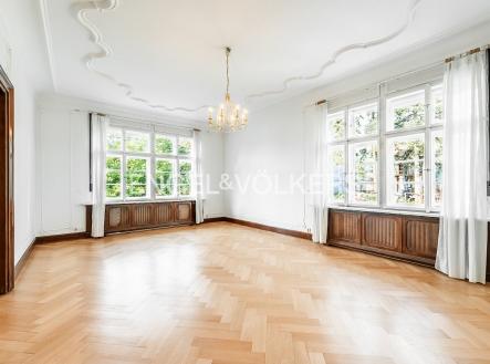 Pronájem kanceláře, 300 m²